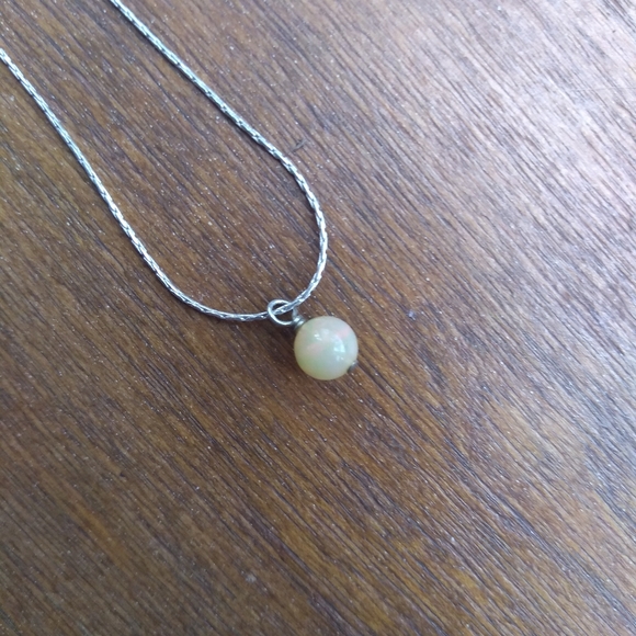 Jewelry - Single Bead Neckace
